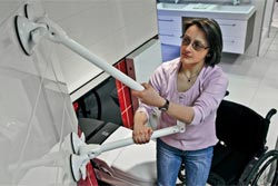 Vendita di ausili e maniglioni bagno nelle zone di Catania, Palermo, Caltanissetta, Agrigento e Enna